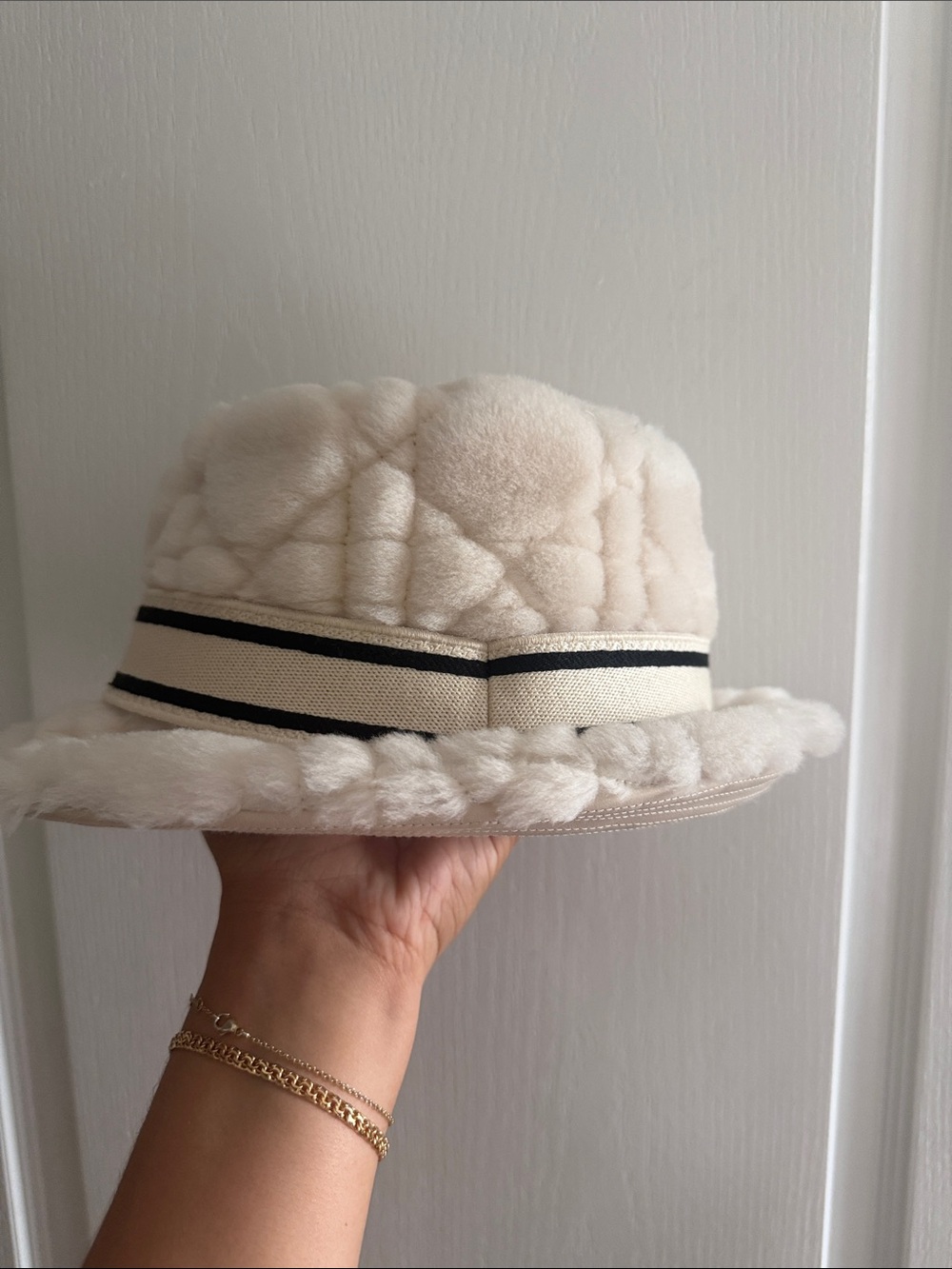 NEW- Never Worn Dior Cream Faux-Fur Bucket Hat with Black Logo Band - Picture 2 of 6